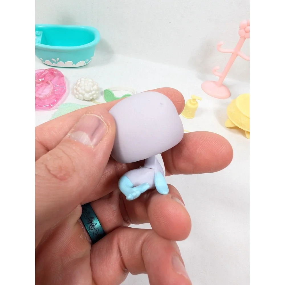 Authentic Littlest Pet Shop Squeaky Clean Pets Playset #1444 1445 Complete